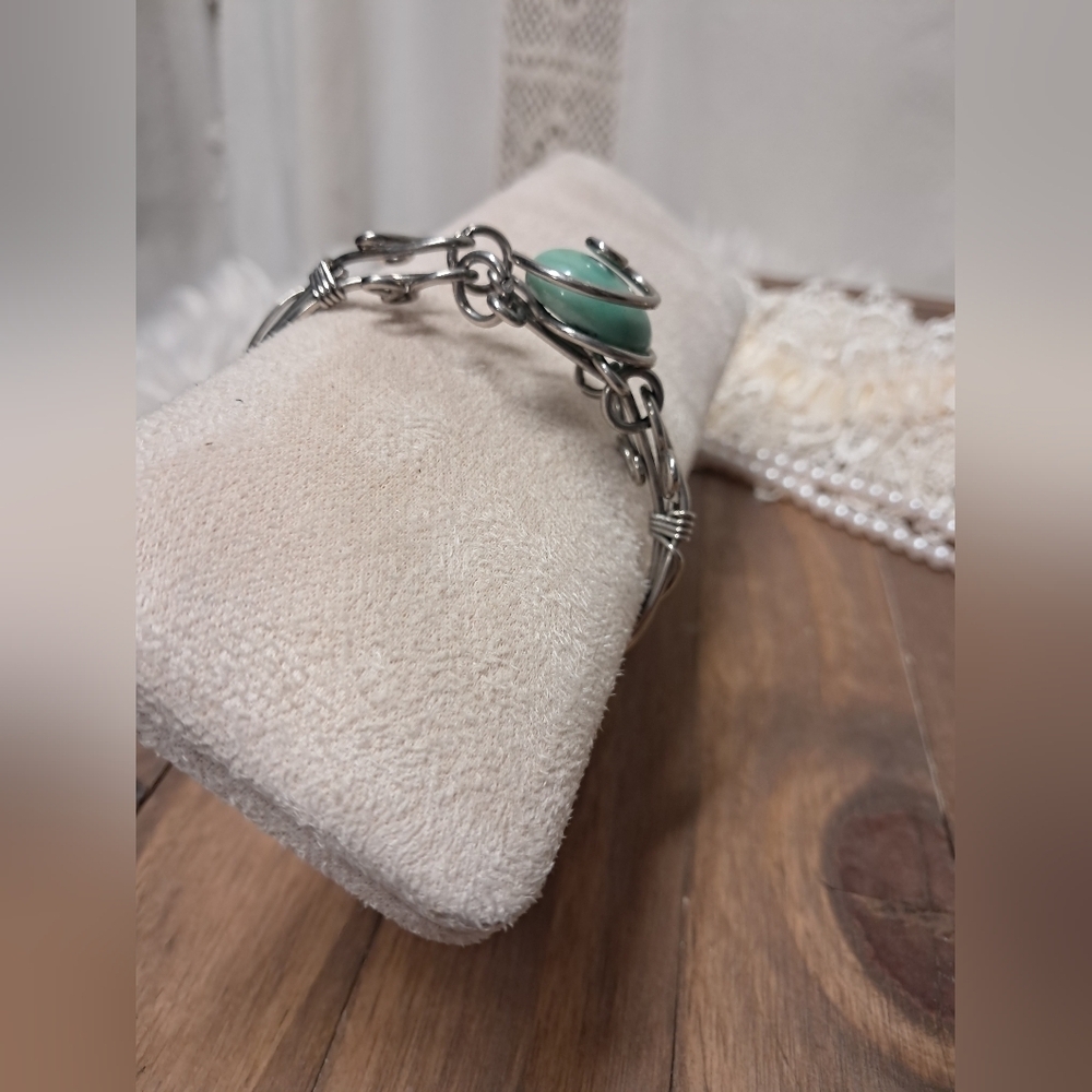Silver and Green Wire Wrap Bracelet - Picture 5 of 6